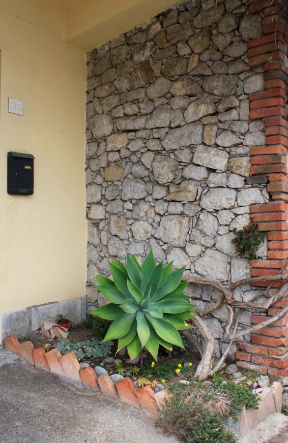 Bed & Breakfast Lighea จีอาร์ดีนี นักซอส ภายนอก รูปภาพ