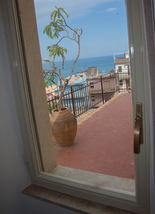 Bed & Breakfast Lighea จีอาร์ดีนี นักซอส ภายนอก รูปภาพ